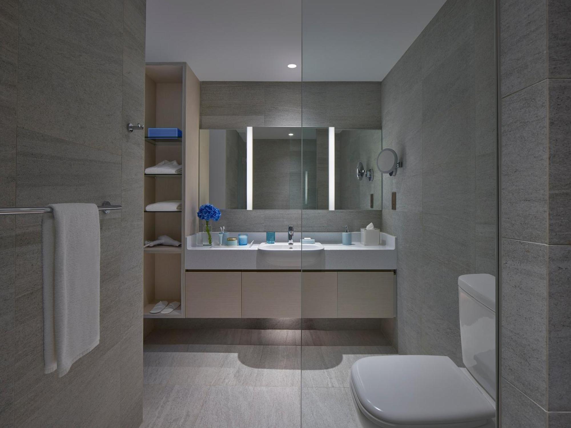 Lanson Place Winsland, Singapura